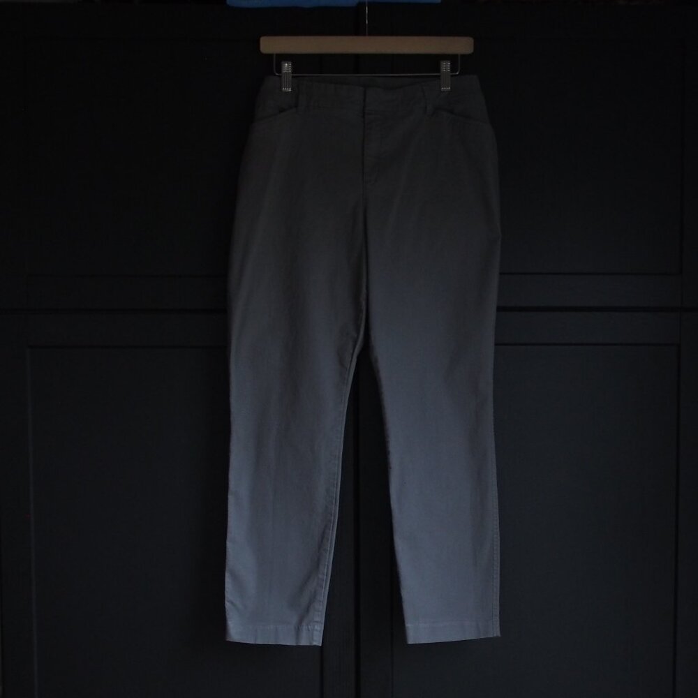 Old Navy | Mid-Rise Pixie Chino Ankle Pants in Grey
